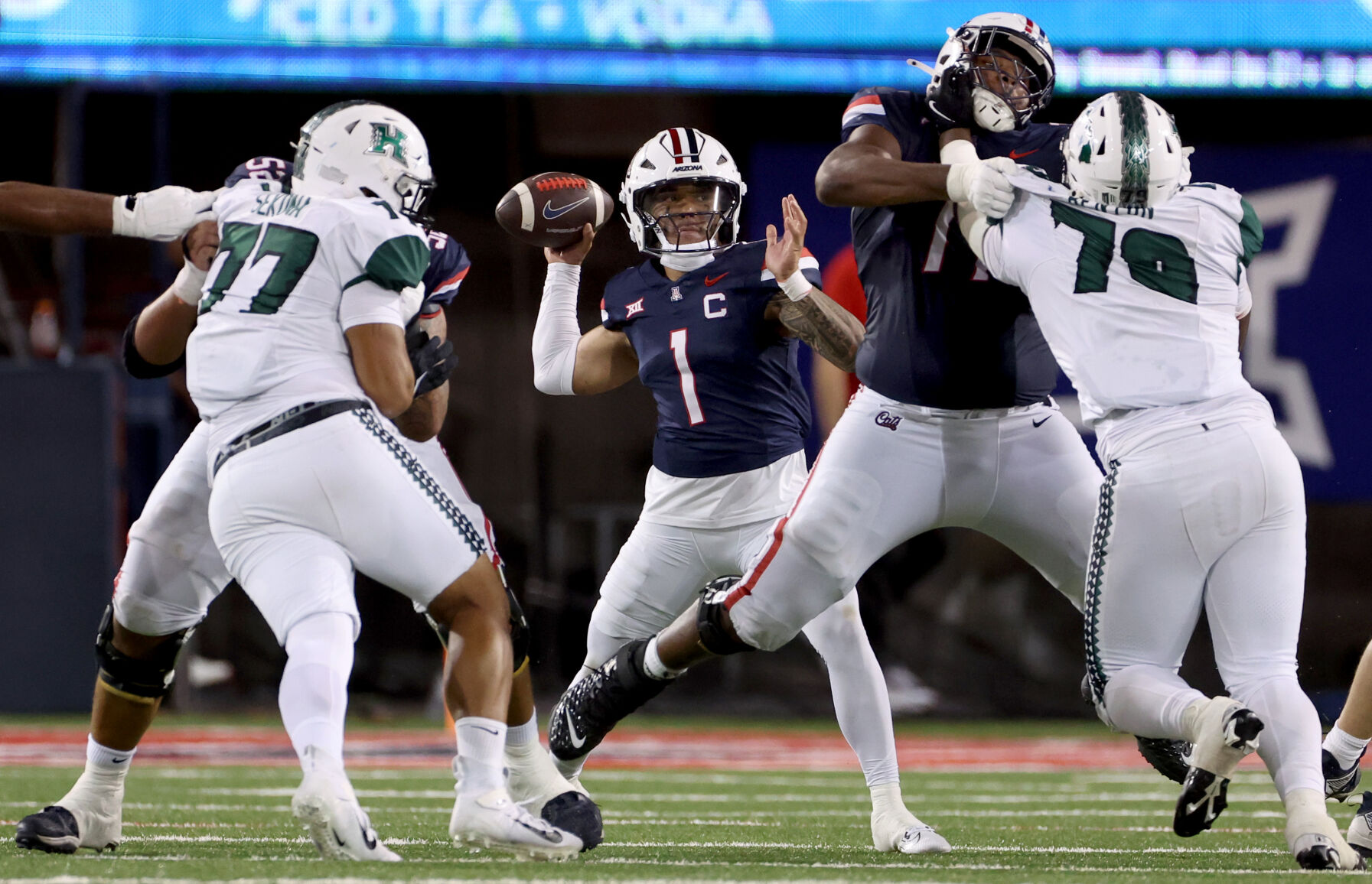 ÃÛÁÄÖ±²¥ vs Hawaii, NCAA football